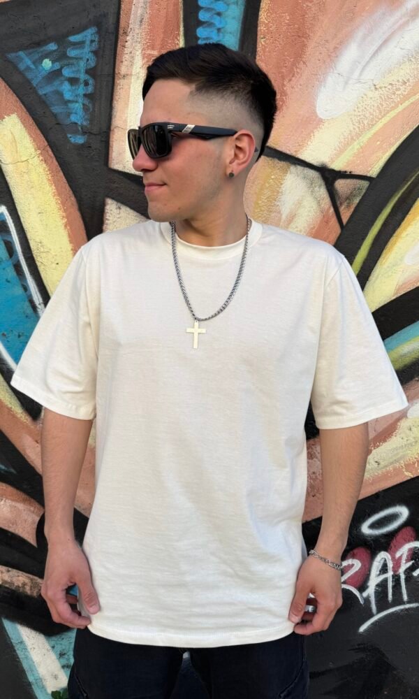 Remera basic oversize Crema