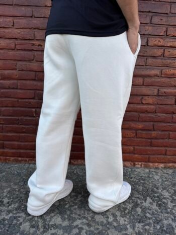 Jogging frisado linea crema - Imagen 4