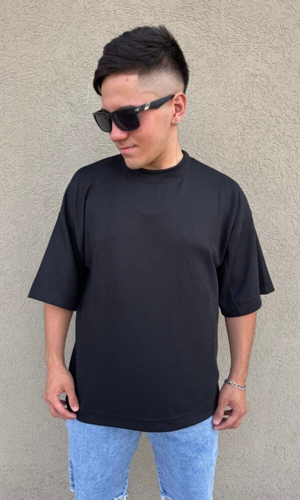 Remera oversize wafle negra